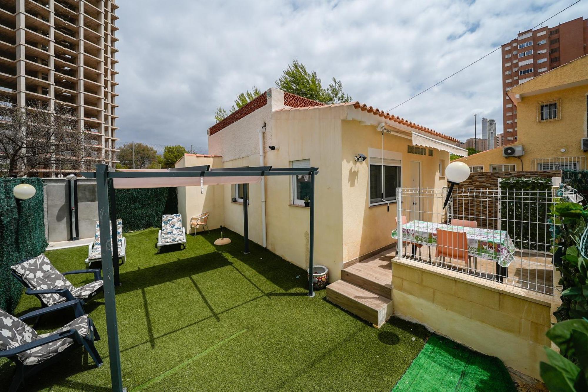 Apartamento Loft Con Terreno Privado Y Parking Compartido - A 800M De Playa Poniente Benidorm Buitenkant foto